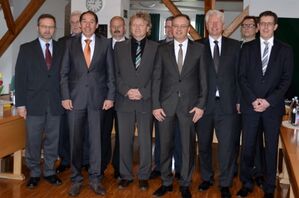 Andreas Stoch mit den Bürgermeistern des Landkreises